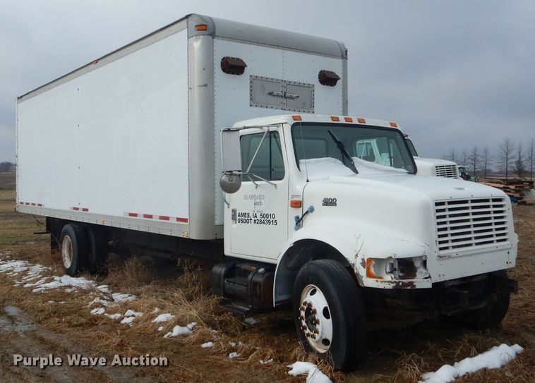 image for item DF3014 2000 International 4700 box truck