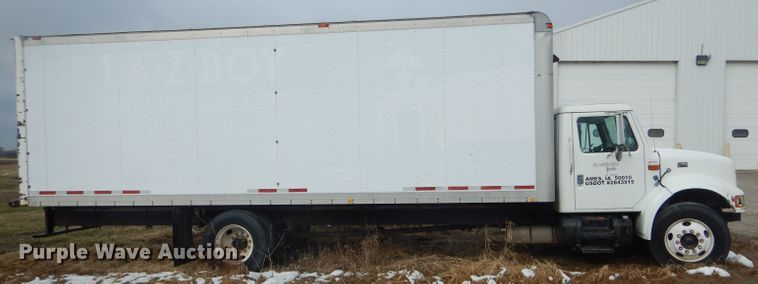 image for item DF3014 2000 International 4700 box truck