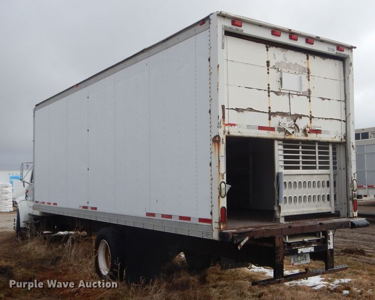 image for item DF3014 2000 International 4700 box truck