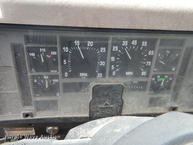 image for item DF3014 2000 International 4700 box truck