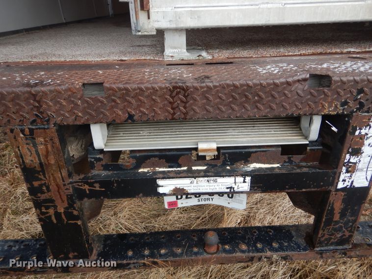 image for item DF3014 2000 International 4700 box truck