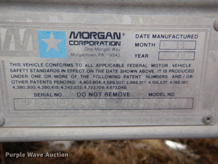 image for item DF3014 2000 International 4700 box truck