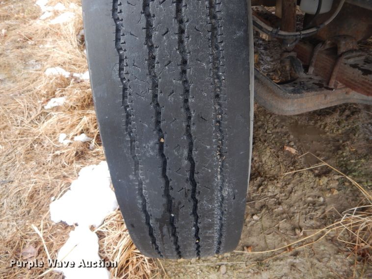 image for item DF3014 2000 International 4700 box truck