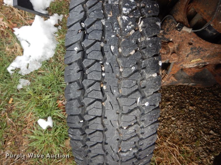 image for item DF3016 2008 GMC Canyon SL Ext. Cab pickup truck