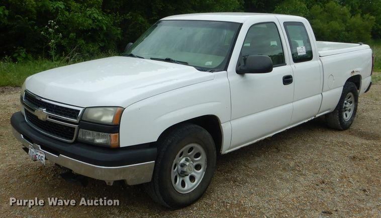 image for item DF3189 2006 Chevrolet Silverado 1500  Ext. Cab pickup truck
