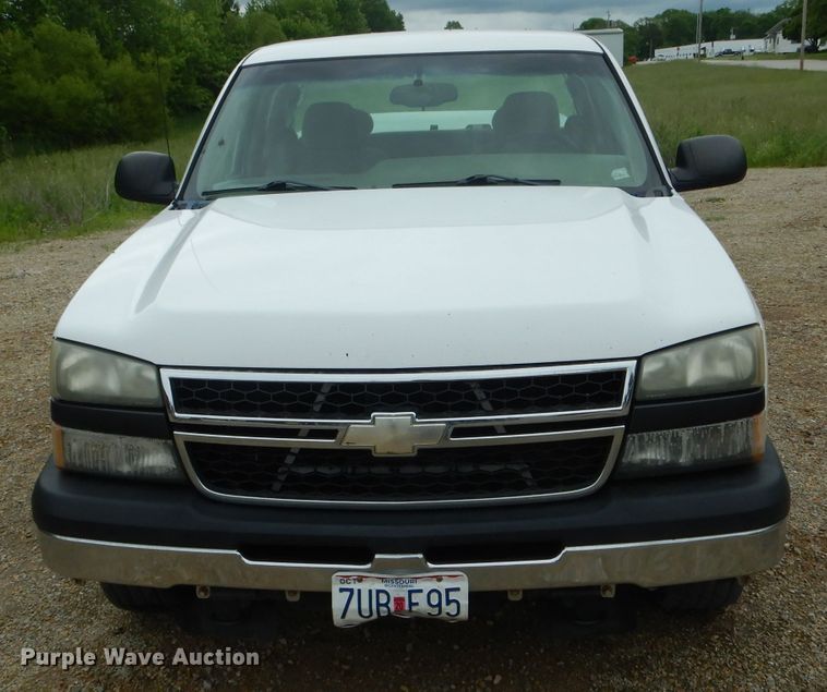 image for item DF3189 2006 Chevrolet Silverado 1500  Ext. Cab pickup truck