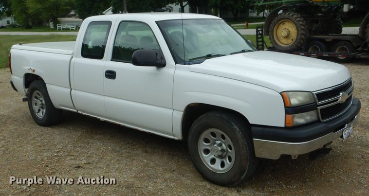 image for item DF3189 2006 Chevrolet Silverado 1500  Ext. Cab pickup truck