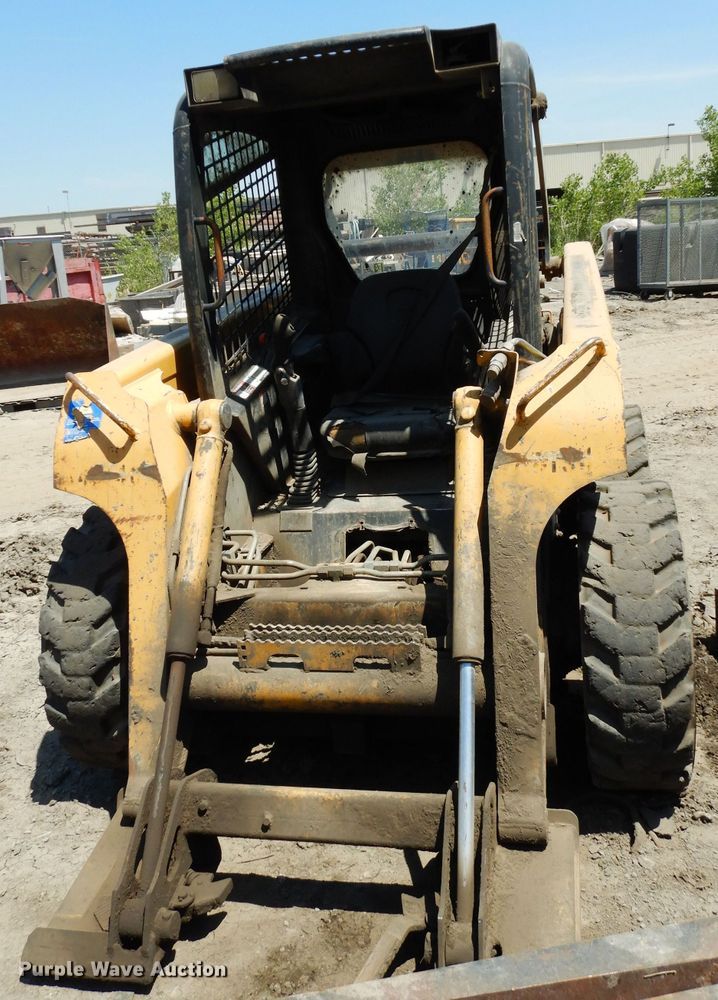 image for item DF4116 2006 John Deere 317  skid steer loader