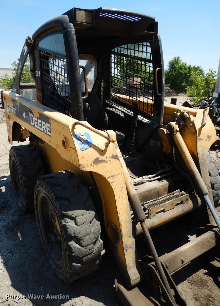 image for item DF4116 2006 John Deere 317  skid steer loader