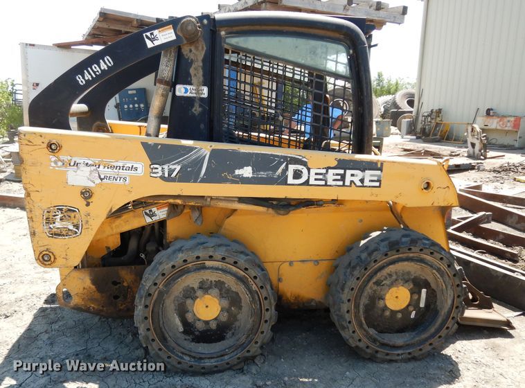 image for item DF4116 2006 John Deere 317  skid steer loader