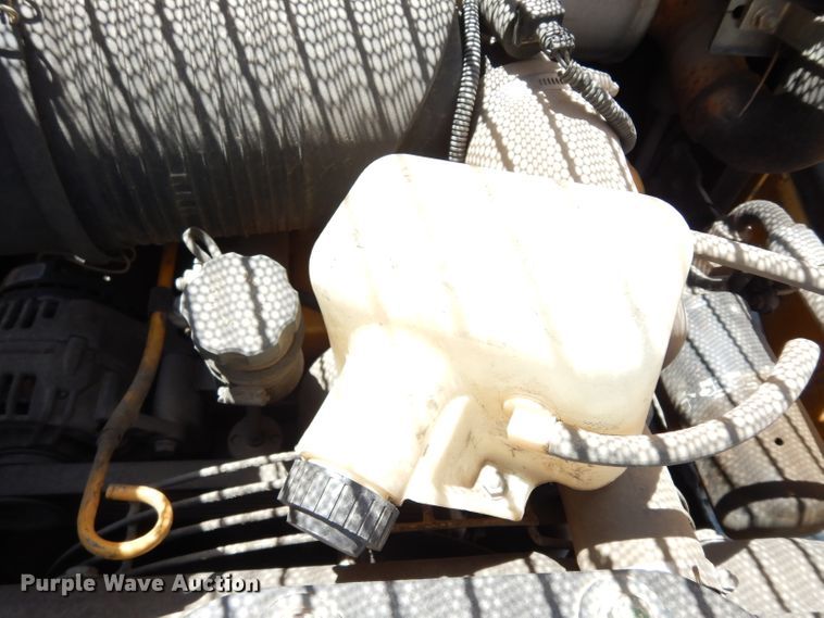 image for item DF4116 2006 John Deere 317  skid steer loader