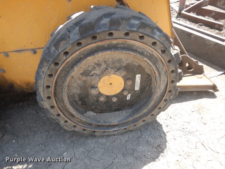 image for item DF4116 2006 John Deere 317  skid steer loader