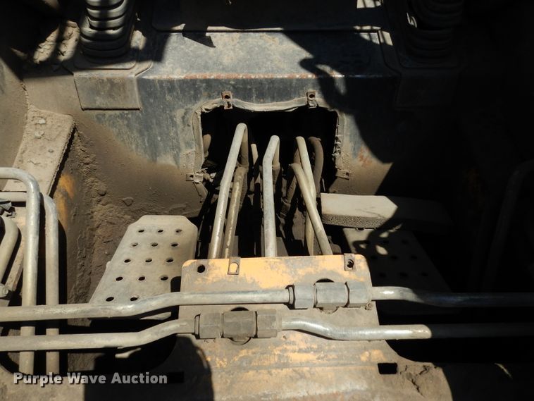 image for item DF4116 2006 John Deere 317  skid steer loader