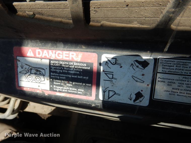 image for item DF4116 2006 John Deere 317  skid steer loader