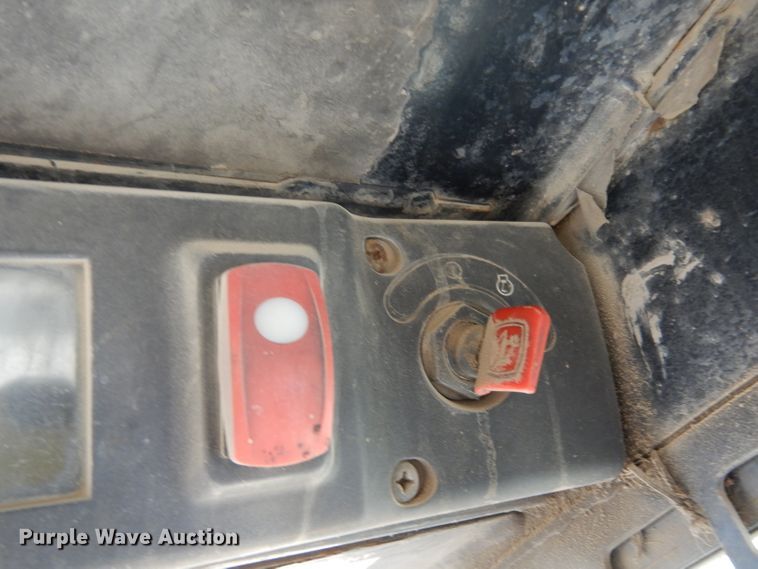image for item DF4116 2006 John Deere 317  skid steer loader