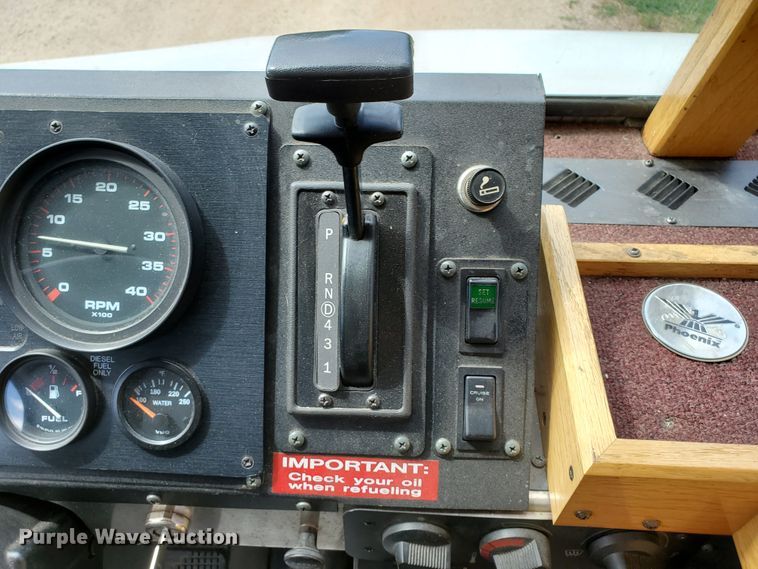 image for item DF8956 2002 Freightliner MT55  delivery truck