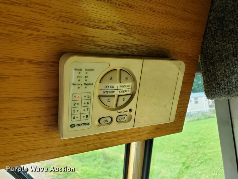 image for item DF8956 2002 Freightliner MT55  delivery truck