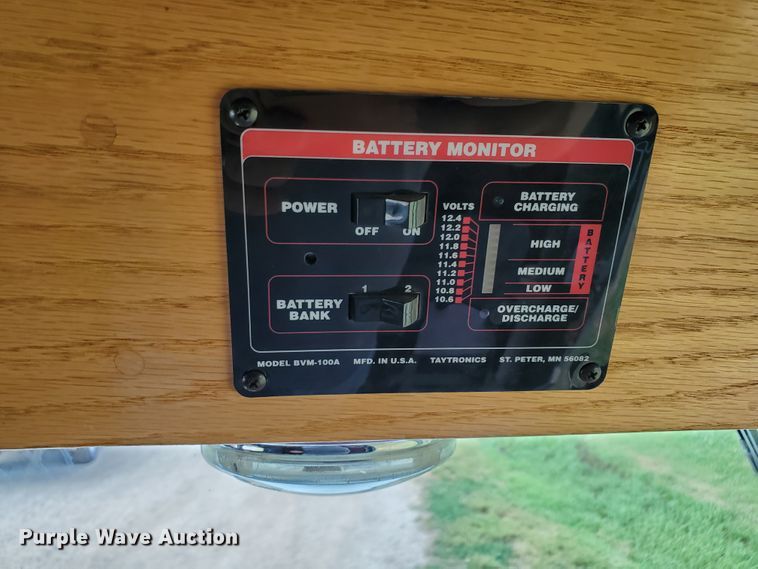 image for item DF8956 2002 Freightliner MT55  delivery truck