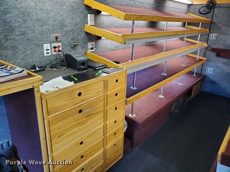 image for item DF8956 2002 Freightliner MT55  delivery truck