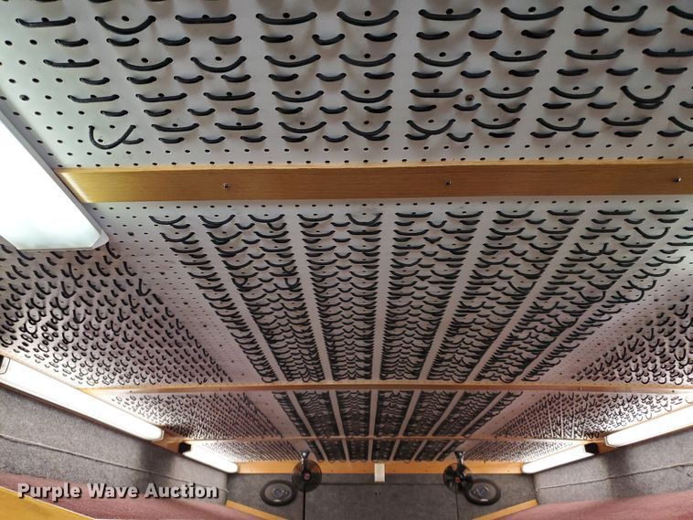 image for item DF8956 2002 Freightliner MT55  delivery truck