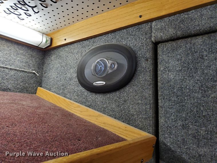 image for item DF8956 2002 Freightliner MT55  delivery truck