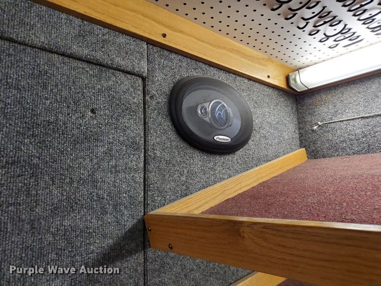 image for item DF8956 2002 Freightliner MT55  delivery truck