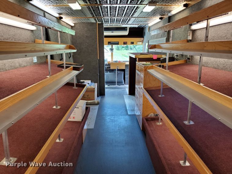 image for item DF8956 2002 Freightliner MT55  delivery truck