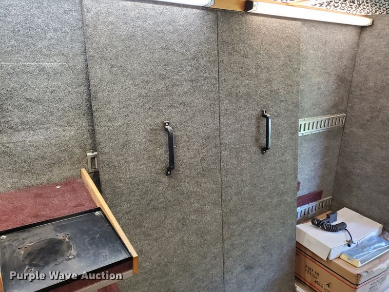 image for item DF8956 2002 Freightliner MT55  delivery truck