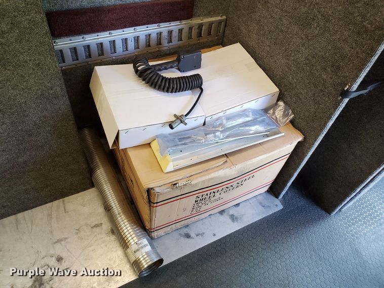 image for item DF8956 2002 Freightliner MT55  delivery truck