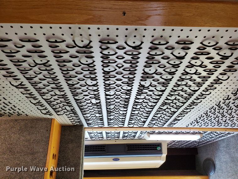 image for item DF8956 2002 Freightliner MT55  delivery truck