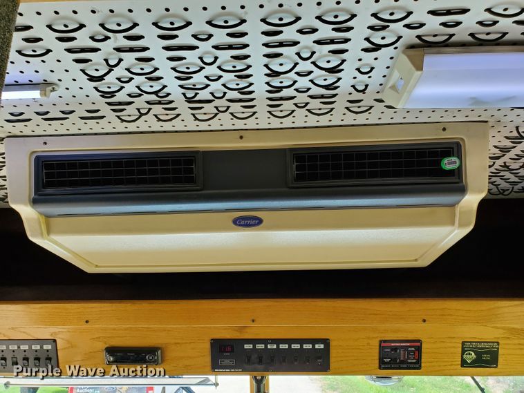 image for item DF8956 2002 Freightliner MT55  delivery truck