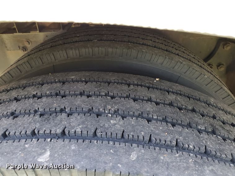 image for item DF8956 2002 Freightliner MT55  delivery truck