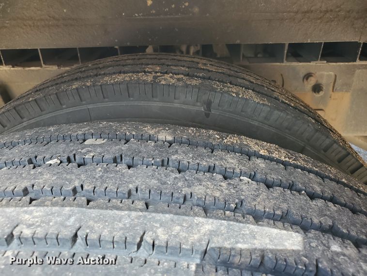 image for item DF8956 2002 Freightliner MT55  delivery truck