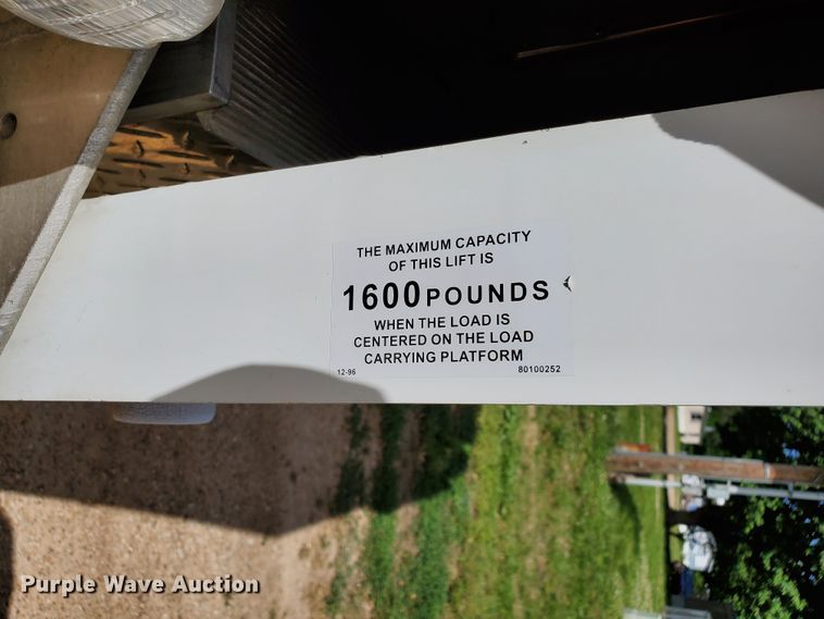 image for item DF8956 2002 Freightliner MT55  delivery truck