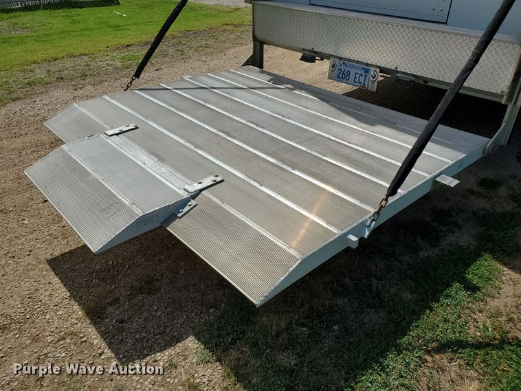 image for item DF8956 2002 Freightliner MT55  delivery truck