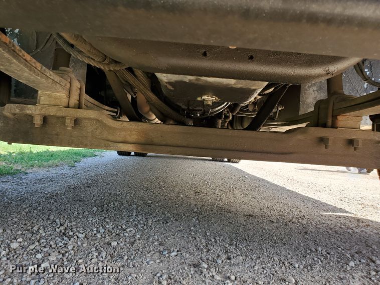 image for item DF8956 2002 Freightliner MT55  delivery truck