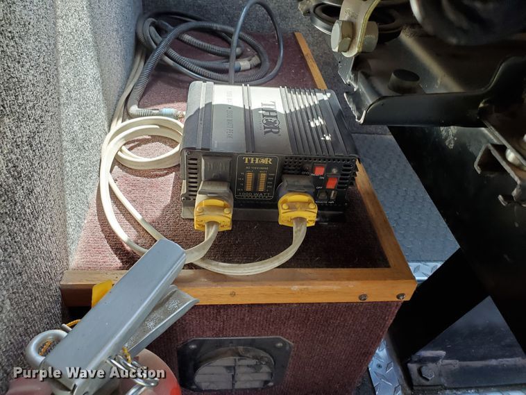 image for item DF8956 2002 Freightliner MT55  delivery truck