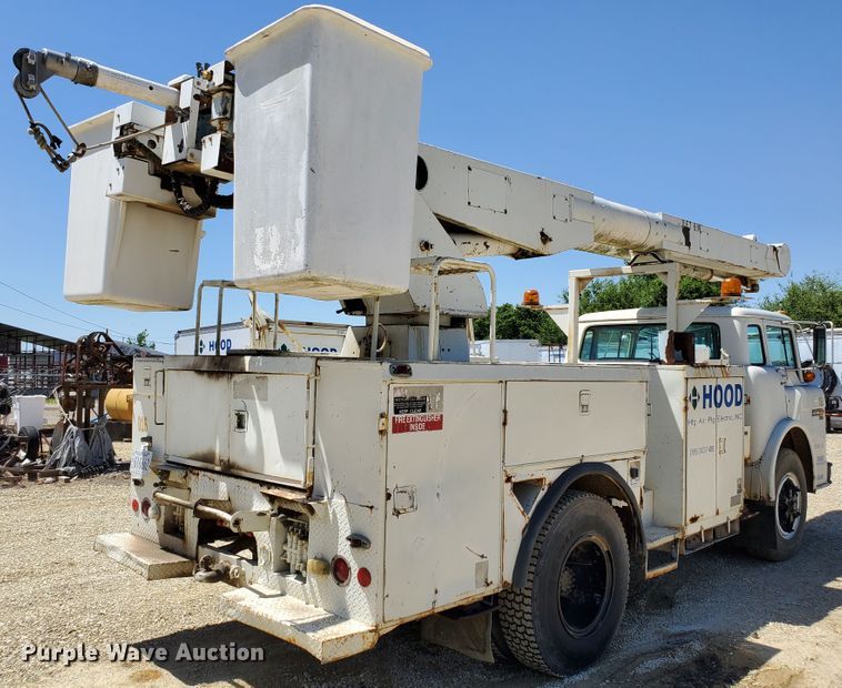 image for item DF8958 1988 Ford 8000  bucket truck