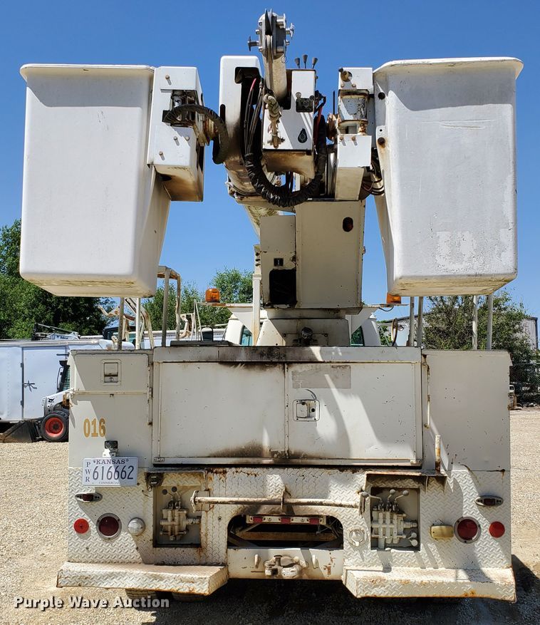 image for item DF8958 1988 Ford 8000  bucket truck