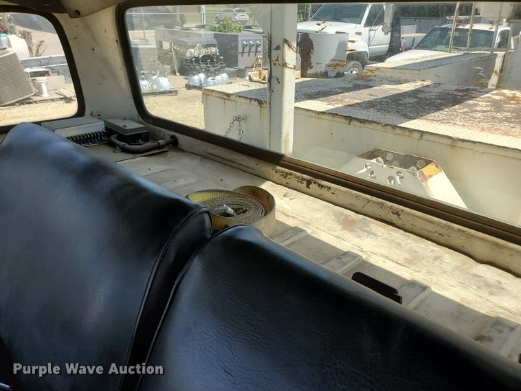 image for item DF8958 1988 Ford 8000  bucket truck