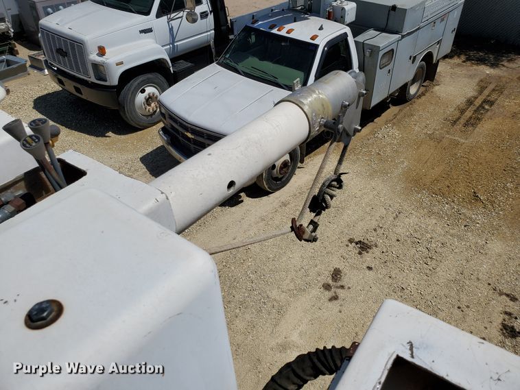 image for item DF8958 1988 Ford 8000  bucket truck