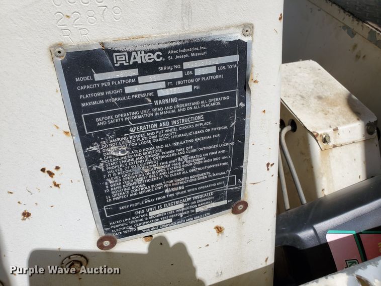 image for item DF8958 1988 Ford 8000  bucket truck