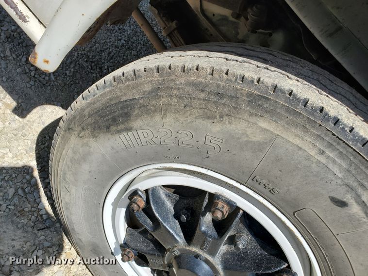 image for item DF8958 1988 Ford 8000  bucket truck