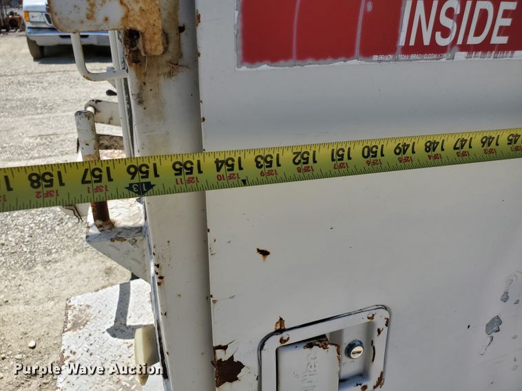 image for item DF8958 1988 Ford 8000  bucket truck