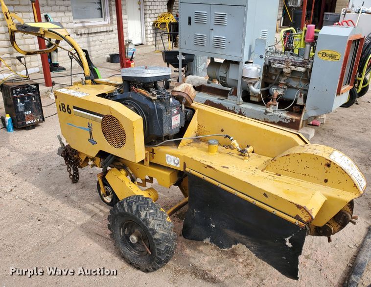 image for item DF8982 1988 Vermeer 186 stump grinder
