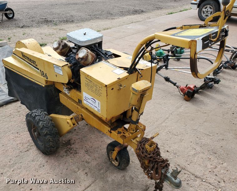 image for item DF8982 1988 Vermeer 186 stump grinder