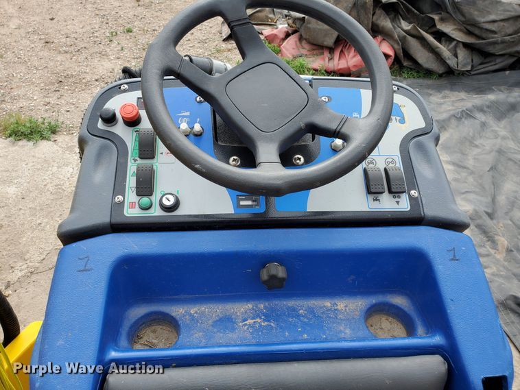 image for item DF8985 Floor cleaning equipment