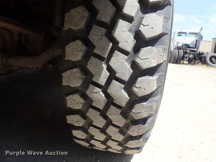 image for item DG2231 2001 Ford Excursion  SUV