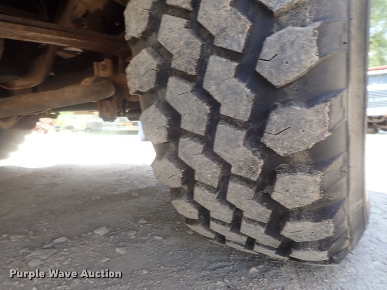 image for item DG2231 2001 Ford Excursion  SUV