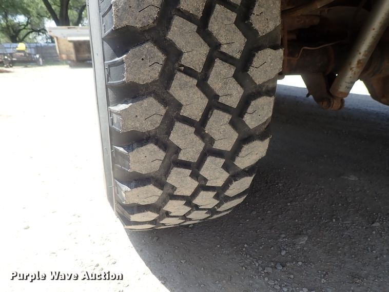 image for item DG2231 2001 Ford Excursion  SUV